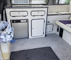 
									VW T2 High Top full								