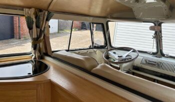 
									Vw split screen camper full								