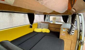 
									Volkswagen T2 with full split-screen conversion full								