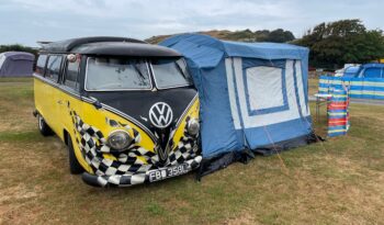 
									Volkswagen T2 with full split-screen conversion full								