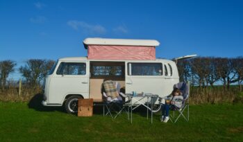 
									1971 VW Bay Window Camper full								