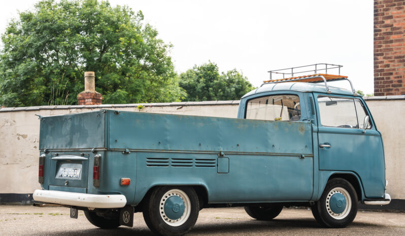 
								1973 Volkswagen Type 2 Bay Window full									