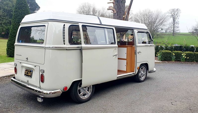 
								Westfalia Bay Window Bus full									